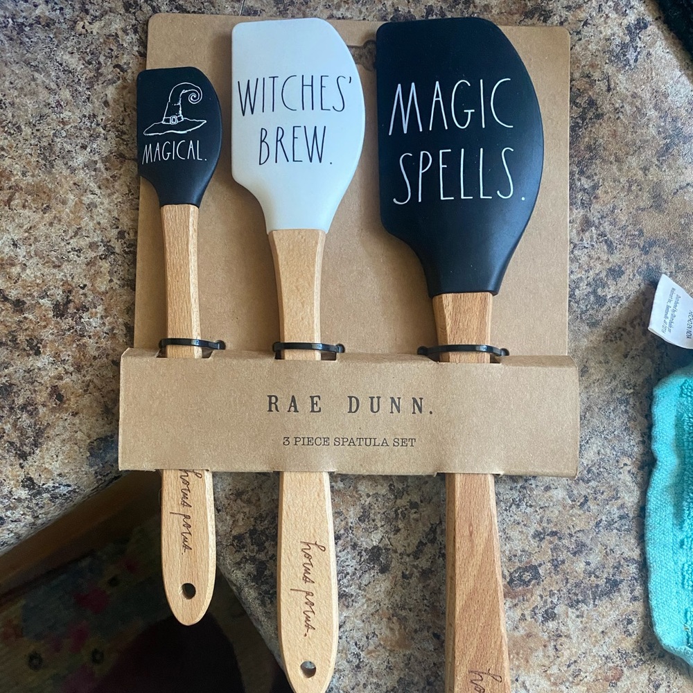 Rae Dunn hocus pocus spatula set